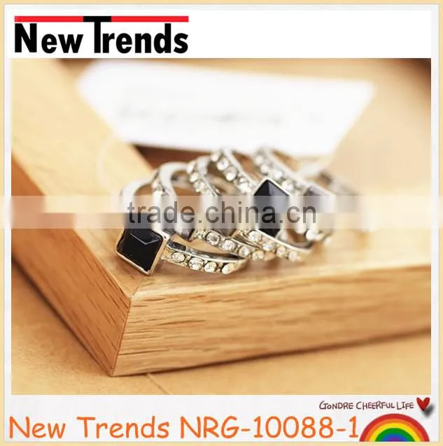 Luxury ring with black stone and rhinestone, multi stone ring jewelry