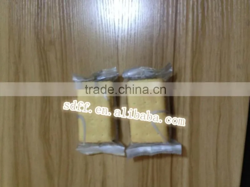 Automatic high speed biscuit packing machine with tray