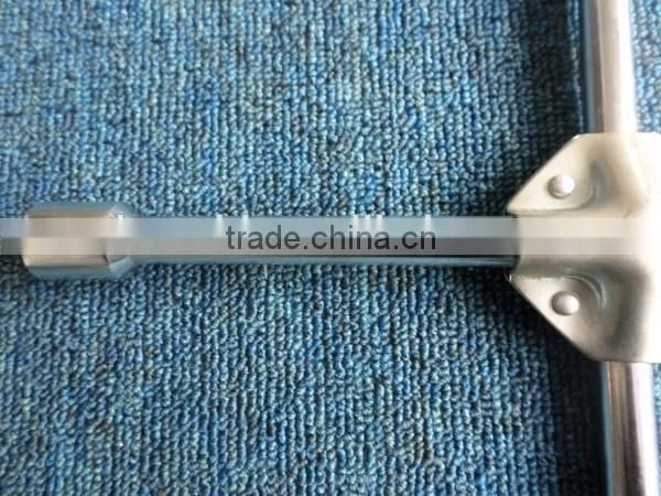 Cross Wrench With Center