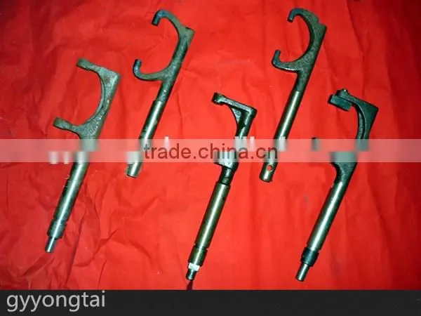 Middle-6 left and right turning shift fork