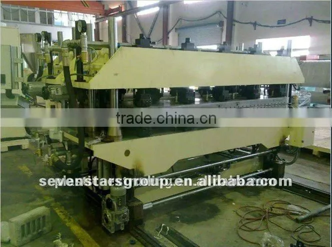Plastic sheet extrusion machine