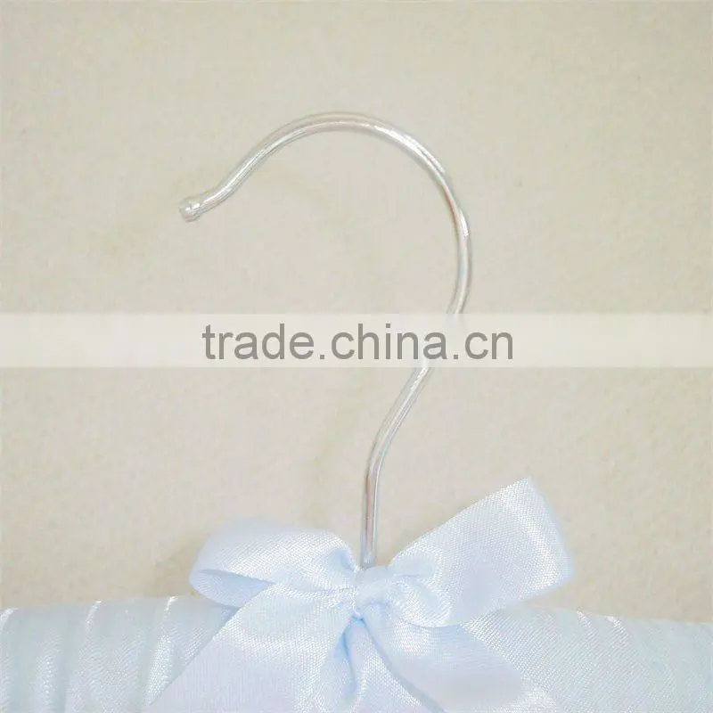 JN282satin padded hanger for coats