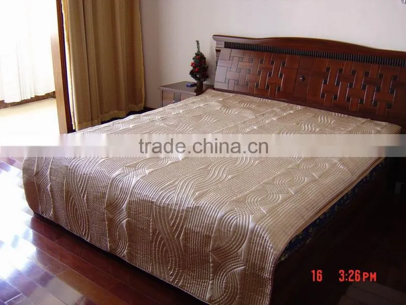Polyester block diagonal process printed bed set