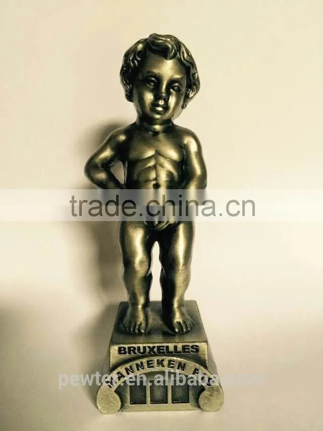 Brussels manneken keyring opener statue gift