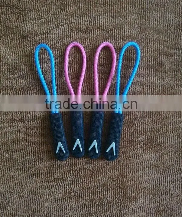 injection molding soft pvc zipper puller with string
