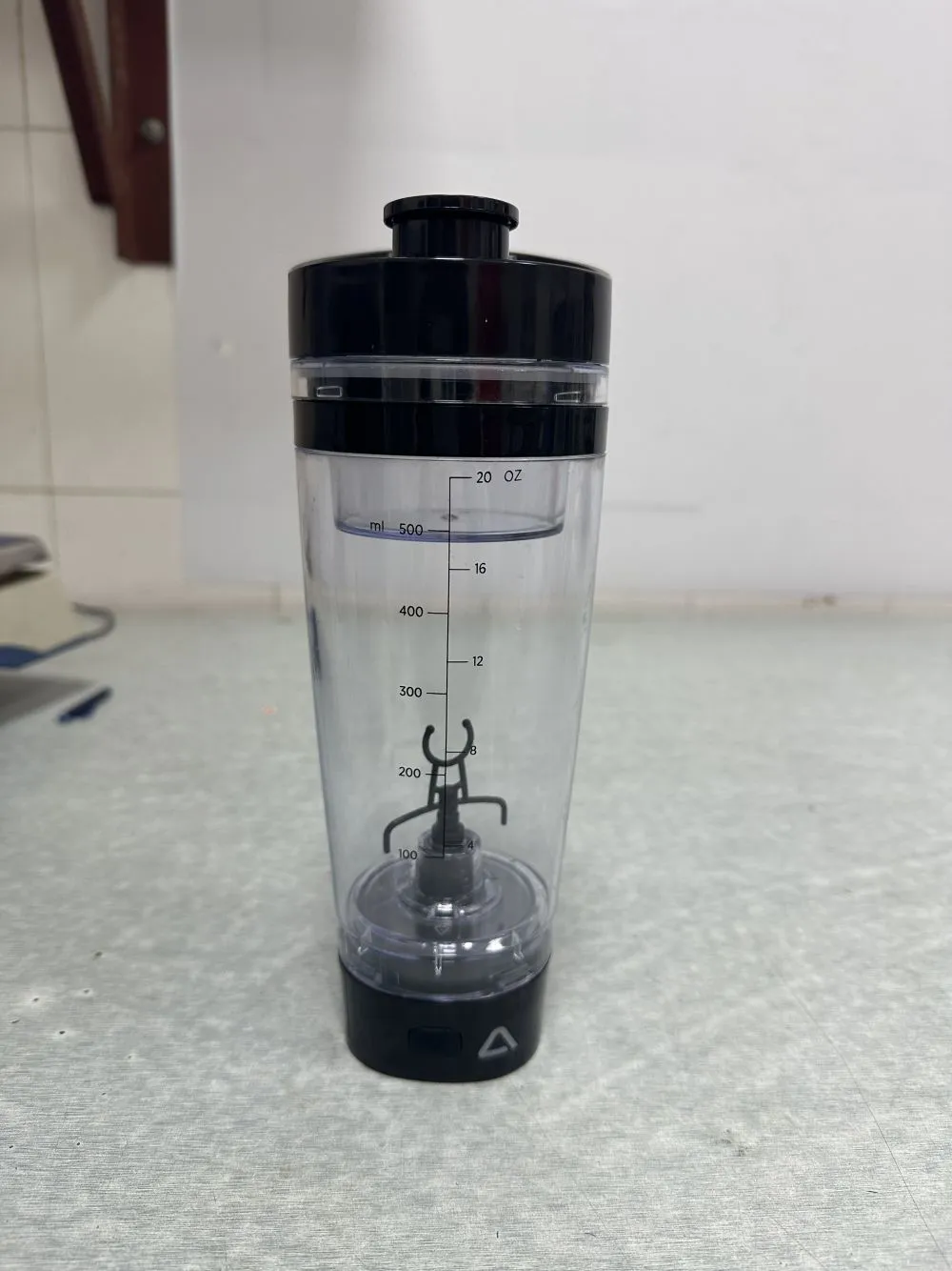 Mixeur rechargeable. Glace concassée