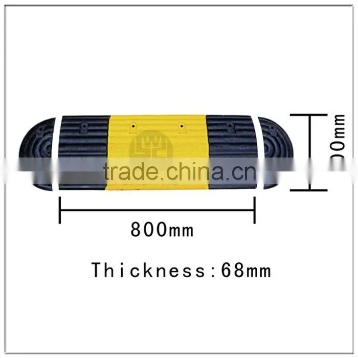 Wide rubber road bump