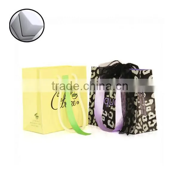 OEM beatuiful paper gift bag with the best price made in China