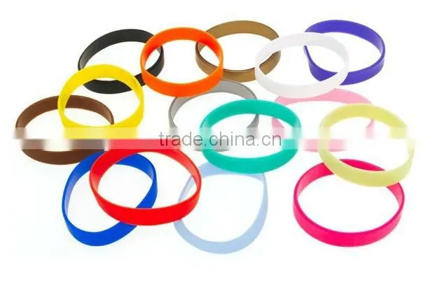Factory directly wholesale cheap custom silicone wristbands small MOQ