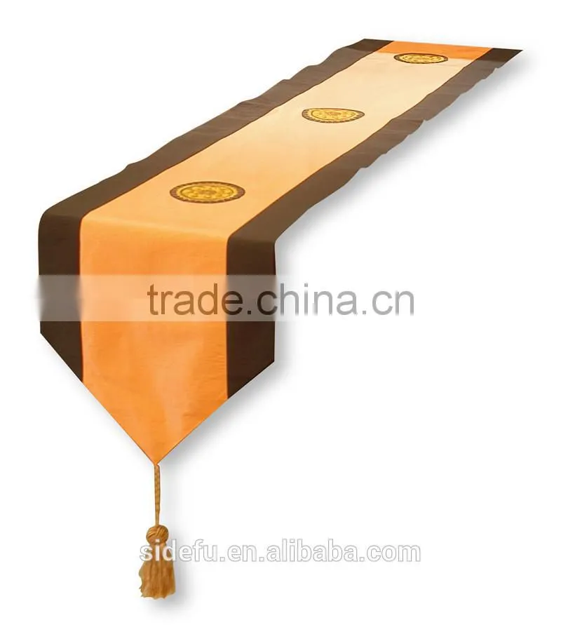 Super Durability Decorative Polyester Table Runner
