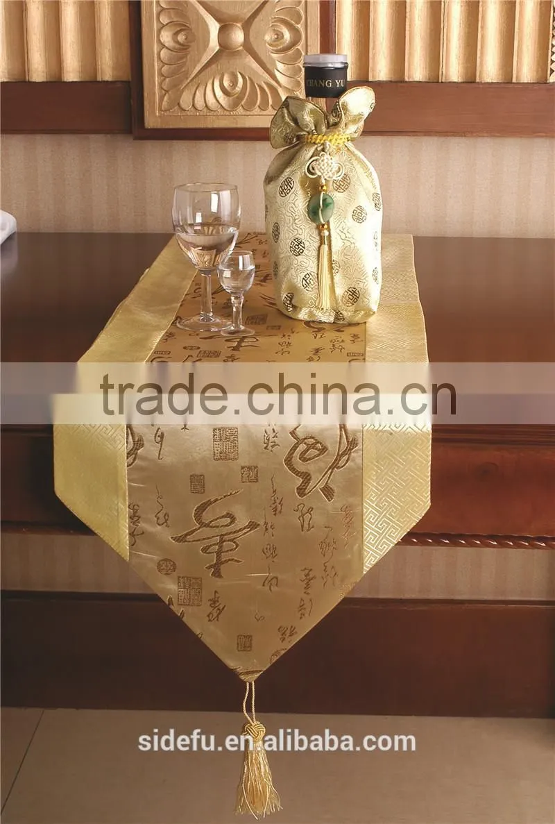 Super Durability Decorative Polyester Table Runner