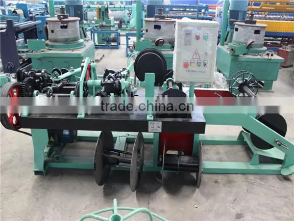 Common double twisted barbed wire netting machine for sale