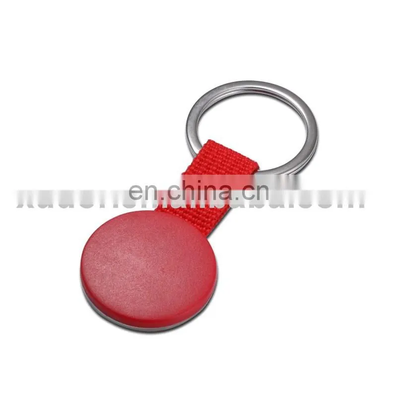 2016 Newly design red round metal keychains with woven belt / packing gift box key holders