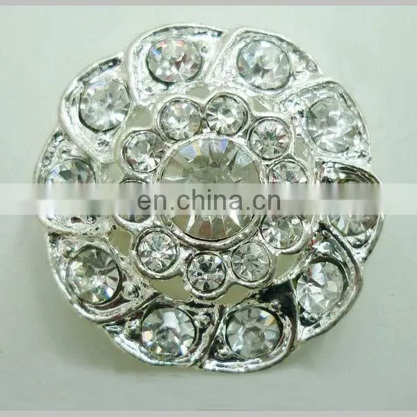 Trendy silver crystal rhinestone button