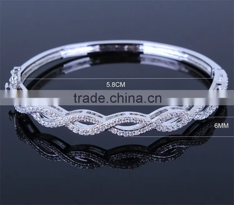 Factory Price Banquet Jewelry for Women Elegant Design Classic Setting CZ Bangle