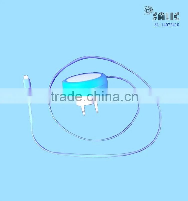 2015 Stylish Circle Wall charger with 1m data cable for iphone
