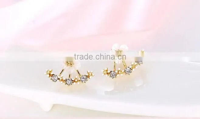 New Elegant Rose Gold Silver Plated Daisy Flower Crystal Stud Earrings