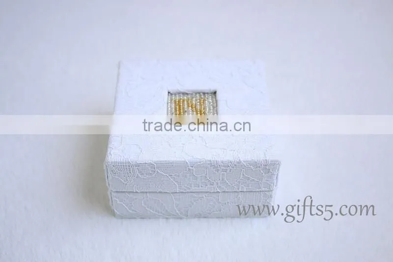 Luxury fancy unique white wedding rings jewellery box with beaded name plate of N