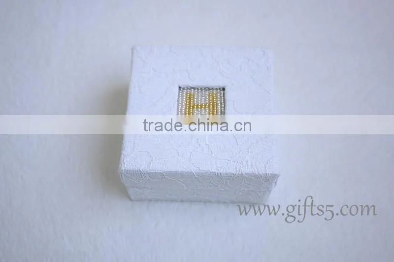 Wholesale wedding ring holder engagement ring boxes with beaded name plate of H