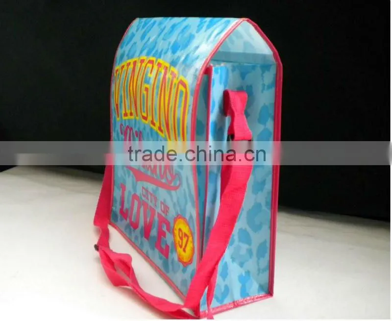 36cm x 32cm x 11cm 420D message shoulder bag