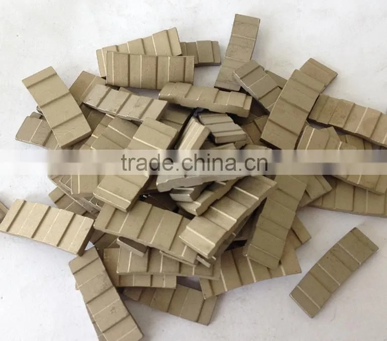 Wave shape diamond cutting blade segment for granite