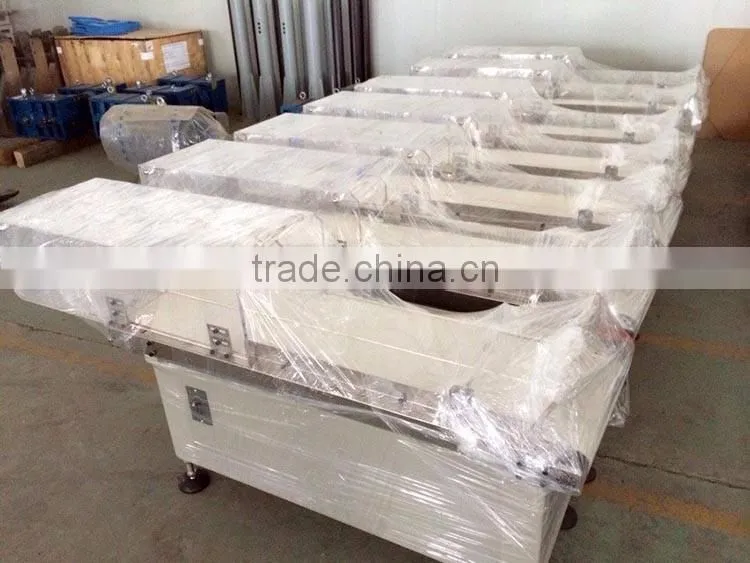 L-shape drinking straw gathering machine