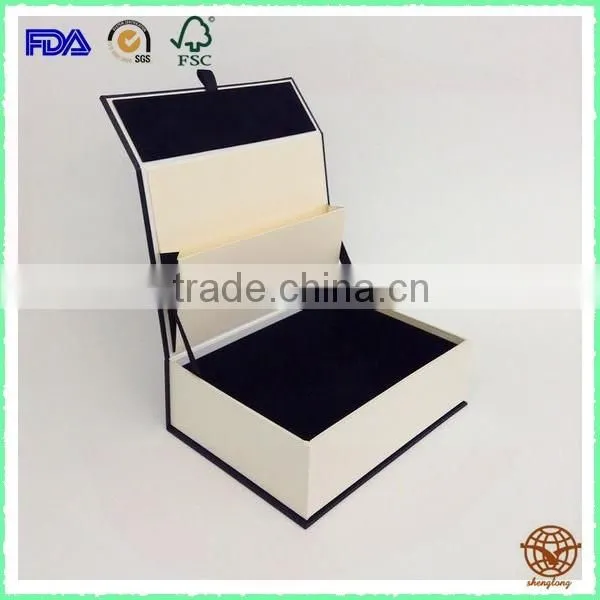 Custom logo printed cardboard box with magnetic closure/ribbon handle