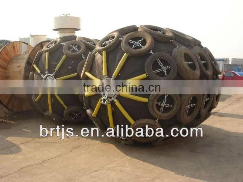 Pneumatic marine rubber fender