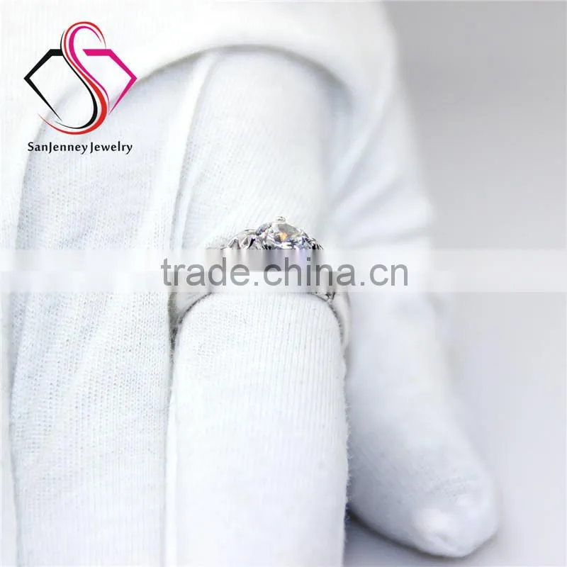 Round Brilliant Cut Moissanite Solitaire 0.8 Carat 6.0mm Center 14k White Yellow Gold Diamond Engagement Ring