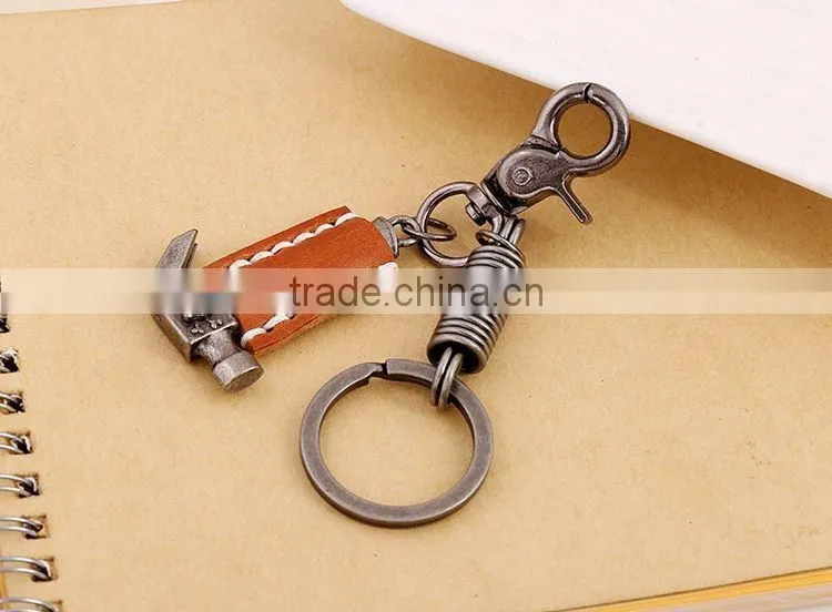 2015 Hot Sale Leather Keychain with Pendant Hammer and Big Ring