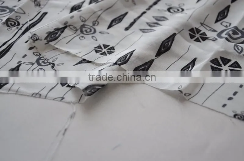 customize-made classic printed fashion chiffon fabric for lady dress