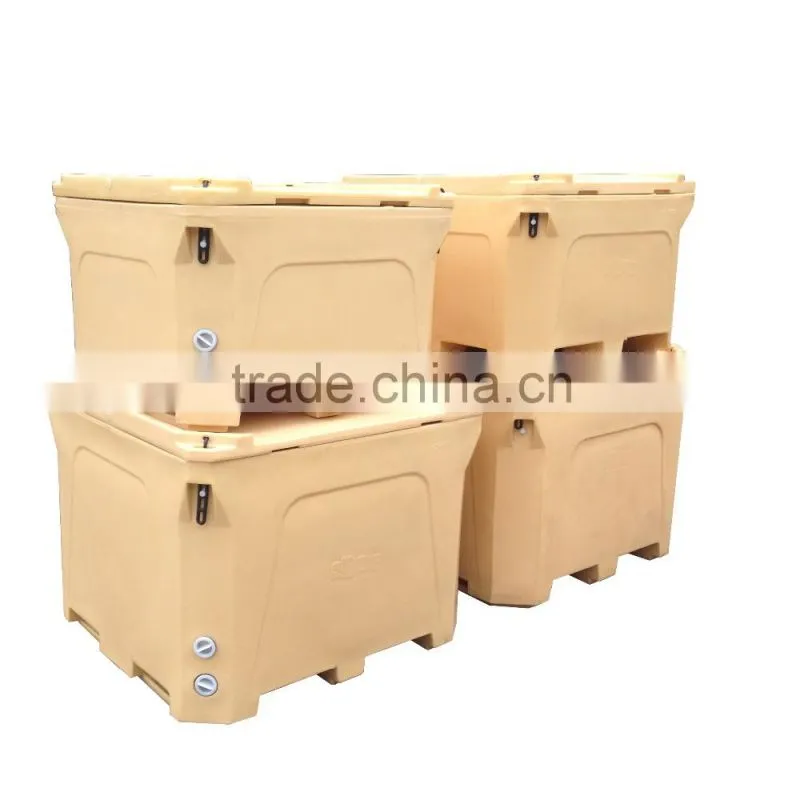 Insulated plastic cooler box