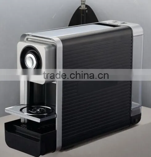 Automatic capsule coffee machine
