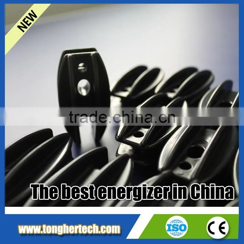 Bull nose electric fence insulator