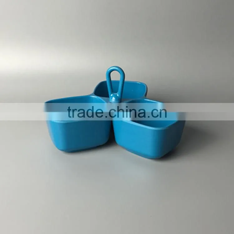 circle black color plastic bowl with divider and strainer
