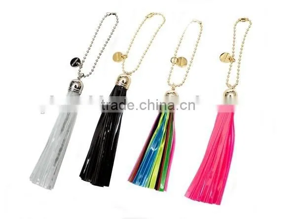 2016 promotional customized reflective tassel keychain EN13356