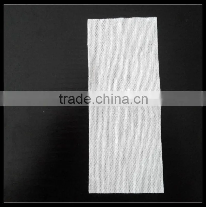Non-woven white napkins