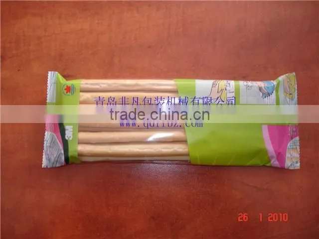 Automatic high speed biscuit packing machine with tray