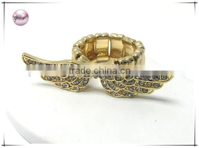 Crystal deco angel wing stretch ring