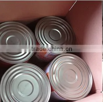 Tomato paste in cans and drum