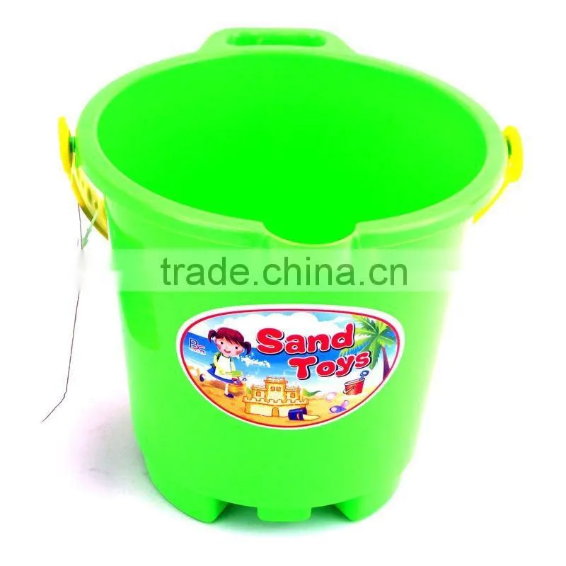 Plastic round beach bucket