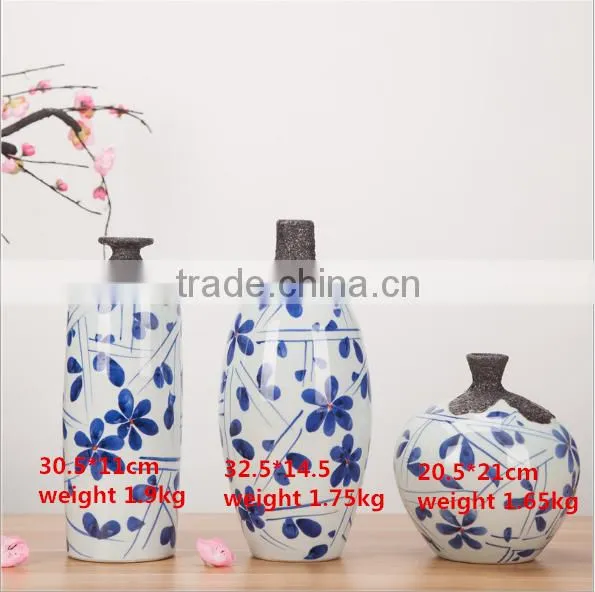 Hand-sketching Jingdezhen Blue and White Porcelain Vase HY7138
