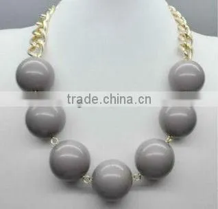 Green Arylic Beads Claw With Crystal Necklace