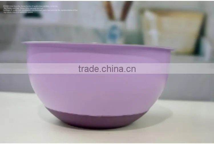 steel salad bowl with silicone bottom