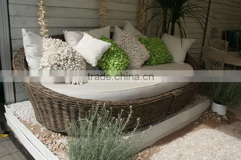 PE Rattan Garden Sun Bed Exterior Furniture