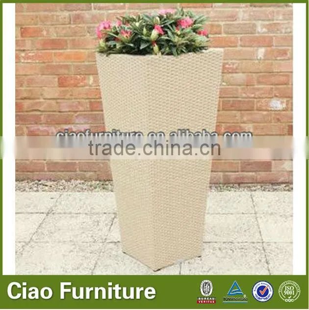 Plant Pots with Different Designs Sizes Shapes for European American Market
