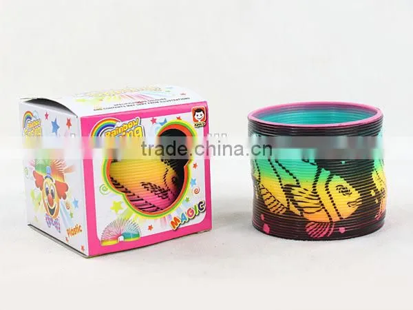 plastic colorful magic rainbow spring with printed fish toys/hot sale rainbow circle