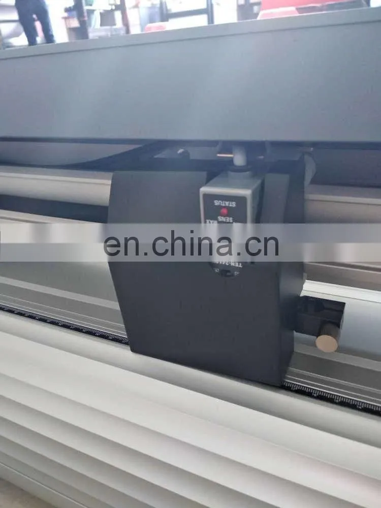 Hot Sale vinyl cutting plotter for vinyl sticker(1600mm / 1300mm /750mm /450mm cutting size available)