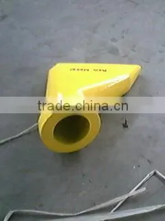 Duckbill side spray head