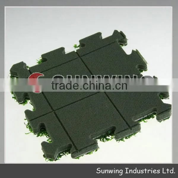 Durable indoor and outdoor puzzle grass mat for decoration